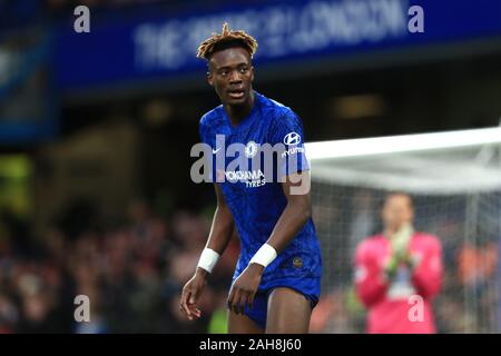 Londres, ANGLETERRE - 26 décembre Chelsea's Tammy Abraham au cours de la Premier League match entre Southampton et Chelsea à Stamford Bridge, Londres jeudi 26 décembre 2019. (Crédit : Leila Coker | MI News ) photographie peut uniquement être utilisé pour les journaux et/ou magazines fins éditoriales, licence requise pour l'usage commercial Crédit : MI News & Sport /Alamy Live News Banque D'Images