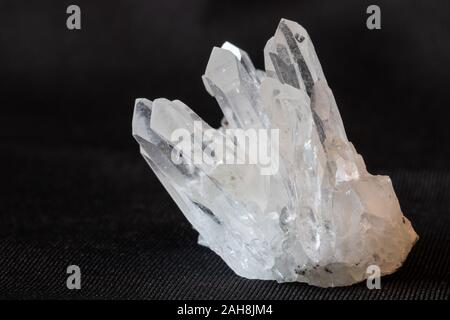 Regarder au-dessus de macro mountain crystal. Banque D'Images