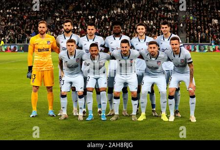 Turin, ITALIE - 26 novembre 2019: Les joueurs de l'Atletico Madrid posent pour une photo d'équipe avant la Ligue des Champions de l'UEFA 2019/2020 JUVENTUS / ATLETICO de M Banque D'Images