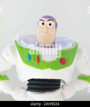 Figurine jouet de Buzz Lightyear. Buzz Lightyear est un personnage fictif dans la franchise Toy Story. Banque D'Images