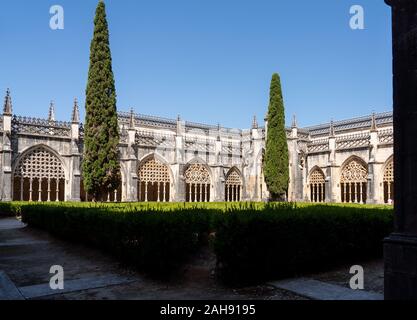 Leiria, Portugal - 20 août 2019 : arches autour du cloître au Monastère de Batalha, près de Leiria au Portugal Banque D'Images