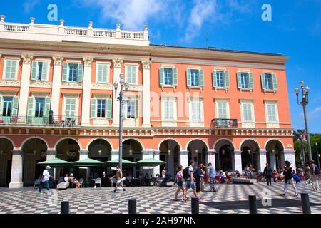 La Place Masséna est un quartier animé à Nice France Banque D'Images