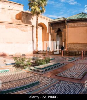 Chambre funéraire de Lalla Messaouda, tombeaux Saadiens à Marrakech, Maroc Banque D'Images