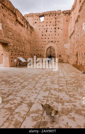 Avant-cour du Palais El Badi datant de la dynastie saadienne, 16e siècle, ruines, Marrakech, Maroc, Afrique du Nord. Banque D'Images