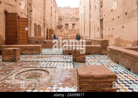 Avant-cour du Palais El Badi datant de la dynastie saadienne, 16e siècle, ruines, Marrakech, Maroc, Afrique du Nord. Banque D'Images