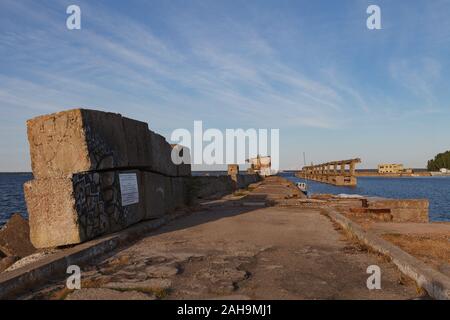 HARA, l'ESTONIE - Mai 10, 2018, sous-marin soviétique abandonnée : base de réparation à Hara, côte nord de l'Estonie, de la mer Baltique Banque D'Images