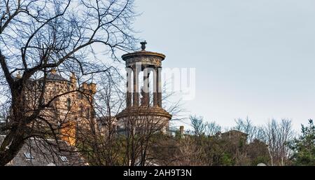 Edimbourg ECOSSE HIVER VUE SUR LA VILLE L'DUGALD STEWART MEMORIAL Banque D'Images