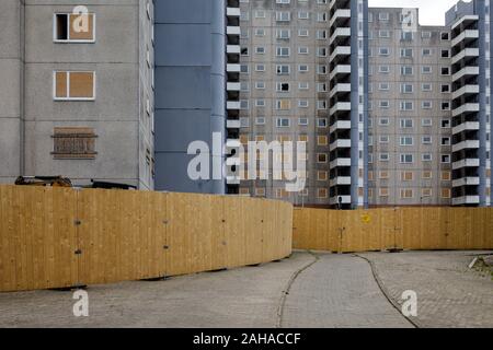 23.05.2019, Wolfsbourg, Basse-Saxe, Allemagne - bâtiment résidentiel Vacant dans Wolfsburg-Westhagen, préparé pour la démolition. 00P180618D403CAROEX.JPG [M Banque D'Images