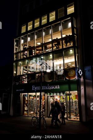 19 mars 2014 - Reykjavik, Islande. Une nuit typique paysage de Reykjavik Banque D'Images