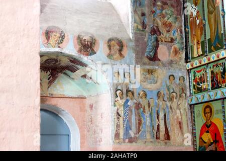 Leningrad region, Russie, le 16 août 2012 : Alexandre Svirsky Homme Sainte Trinité Monaster fragment des fresques de la cathédrale de la Trinité Banque D'Images