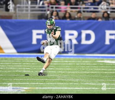 Décembre 26, 2019, Detroit, Michigan, États-Unis : l'Eastern Michigan RYLAND # 38 TCHAD Shelly-ann Fraser débute au cours d'un match entre Pittsburgh et l'Eastern Michigan au Ford Field, Detroit, Michigan. Pitt Panthers a gagné le match 34-30. (Crédit Image : © Scott Hasse/Zuma sur le fil) Banque D'Images