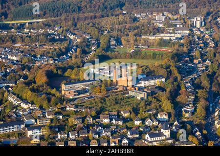 Photo aérienne, l'abbaye bénédictine de Königsmünster grammar school, Meschede, Rhénanie-Palatinat, Hesse, Allemagne, Abbey, l'éducation, de l'éducation Banque D'Images