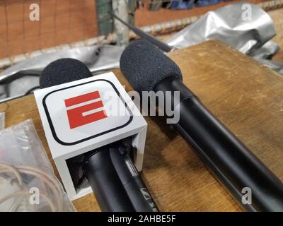 Phoenix, Arizona, USA. Dec 27, 2019. La Washington State Cougars par rapport à la Force aérienne à l'Cheez-It Bol aperçu, à Chase Field, à Phoenix, AZ. (Photographe complète absolue & Company Crédit : Jose Marin/MarinMedia.org/Cal Sport Media) (LA VIE À HOLLYWOOD, SHUTTERSTOCK OUT). Credit : csm/Alamy Live News Banque D'Images