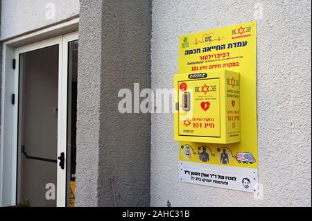 Sauver la vie AED défibrillateur en lieu public, Israël Banque D'Images