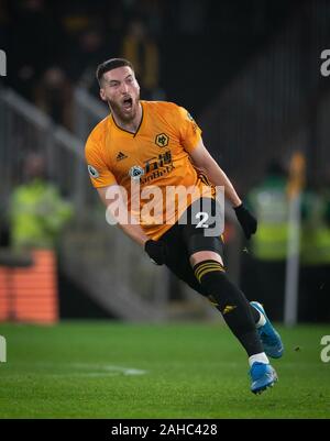 Wolverhampton, Royaume-Uni. Dec 27, 2019. Matt Doherty de loups fête marquant le but gagnant lors de la Premier League match entre Wolverhampton Wanderers et Manchester City à Molineux, Wolverhampton, Angleterre le 27 décembre 2019. Photo par Andy Rowland/Premier Images des médias. Credit : premier Media Images/Alamy Live News Banque D'Images