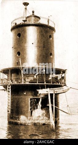 La virole fer circulaire Shoal phare construit à Hampton Roads pour remplacer Willoughby Spit lightship et deux screwpile phares dans la baie de Chesapeake, Virginia, USA. Cette photo a été prise peu de temps après il fut reconstruit c1914 . Son nom de remplacement dans les temps anciens a été le Bug Light, inventé par des soldats à Fort Monroe. Banque D'Images