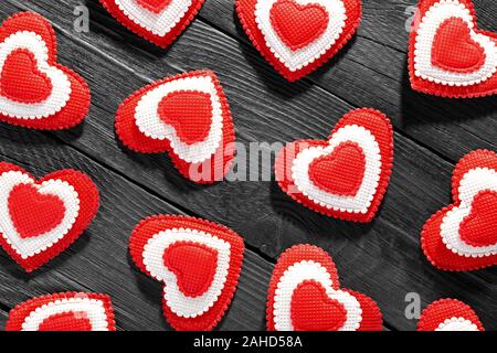 Bonne Saint Valentin coeurs sur fond de bois. Concept d'amour pour la fête des mères et saint-valentin. Banque D'Images