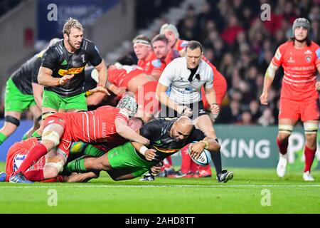 Londres, Royaume-Uni. 28 Dec, 2019. Paul Lakike des Harlequins marque un essai au cours de Gallagher Premiership match de rugby entre Harlequins vs Leicester Tigers au stade de Twickenham le 28 mars 2019. Londres Angleterre . (Usage éditorial uniquement, licence requise pour un usage commercial. Aucune utilisation de pari, de jeux ou d'un seul club/ligue/dvd publications.) Crédit : Taka G Wu/Alamy Live News Banque D'Images