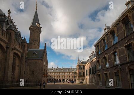 La Haye, Pays-Bas - 3 octobre 2017 : l'intérieur de Binnenhof avec édifices du parlement à Den Haag (La Haye), Pays-Bas Banque D'Images