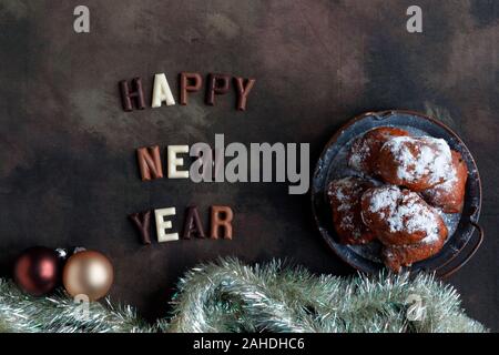 Dutch oliebollen dougnut ou avec des boules de sucre pour le Nouvel An Banque D'Images