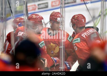 Ostrava, République tchèque. 28 Dec, 2019. Les joueurs de la Russie célébrer un but durant le championnat mondial junior 2020 Championnat du Monde de Hockey sur glace match du groupe B entre la Russie et le Canada, à Ostrava, en République tchèque, le 28 décembre 2019. Photo : CTK Jaroslav Ozana/Photo/Alamy Live News Banque D'Images