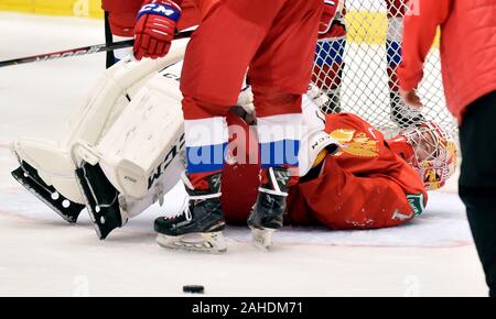 Ostrava, République tchèque. 28 Dec, 2019. Amir Miftakhov, gardien de la Russie, au cours de la 2020 Championnat mondial junior des Championnats de Hockey sur glace match du groupe B entre la Russie et le Canada, à Ostrava, en République tchèque, le 28 décembre 2019. Photo : CTK Jaroslav Ozana/Photo/Alamy Live News Banque D'Images