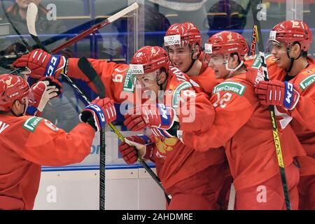 Ostrava, République tchèque. 28 Dec, 2019. Les joueurs de la Russie célébrer un but durant le championnat mondial junior 2020 Championnat du Monde de Hockey sur glace match du groupe B entre la Russie et le Canada, à Ostrava, en République tchèque, le 28 décembre 2019. Photo : CTK Jaroslav Ozana/Photo/Alamy Live News Banque D'Images