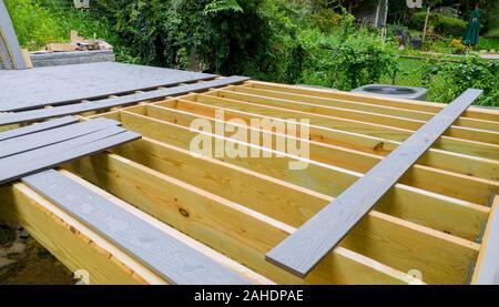 L'installation de patio de pont la construction. dotées d'un pont au-dessus du sol Banque D'Images