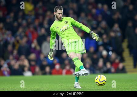 Burnley, Royaume-Uni. 28 Dec, 2019. Gardien de Manchester United David De Gea en action. Premier League, Burnley v Manchester Utd à Turf Moor à Burnley, Lancashire le samedi 28 décembre 2019. Cette image ne peut être utilisé qu'à des fins rédactionnelles. Usage éditorial uniquement, licence requise pour un usage commercial. Aucune utilisation de pari, de jeux ou d'un seul club/ligue/dvd publications. Photos par Chris Stading/Andrew Orchard la photographie de sport/Alamy live news Crédit : Andrew Orchard la photographie de sport/Alamy Live News Banque D'Images