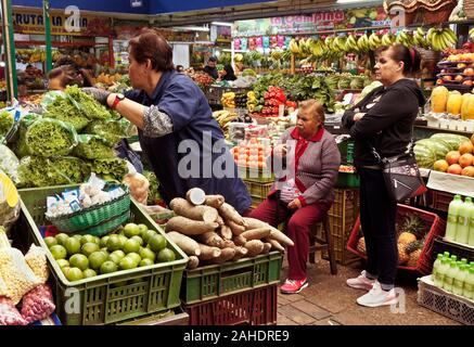 Paloquemao marché de fruits, Bogota, Colombie Banque D'Images