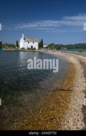 Ipapandi dans le golfe de l'église de Gouvia, Corfu, Grèce Banque D'Images