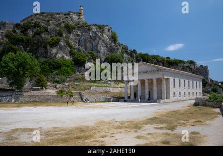 L'Église et l'ancienne forteresse, la ville de Corfou, Grèce Banque D'Images