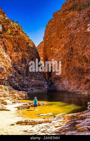 Redbank Gorge est une lacune dans les West MacDonnell Ranges dans le Territoire du Nord, Australie Banque D'Images