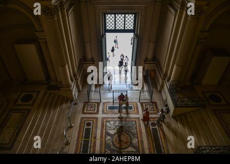 Rome, Italie - Oct 15, 2018. Personnes visitent le monument Vittorio Emanuele II (connu comme le Vittoriano ou Altare della Patria) à Piazza Venezia à Rome. Banque D'Images