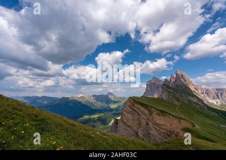Vues de Seceda sur les montagnes Odle. Banque D'Images
