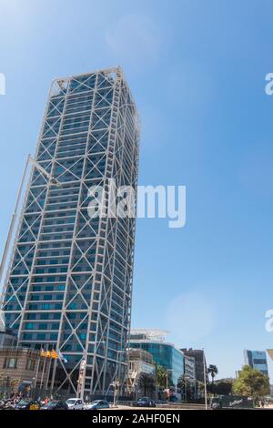 Barcelone, Espagne - 10 MAI 2019 : Le Twin Tower à Barcelone, Espagne. L'Hôtel Des Arts est un 44 étages, 483 chambres hôtel de luxe et sa jumelle, la Tour Mapfre, un Banque D'Images