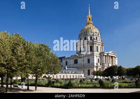 L'Église des Invalides - Un Parisien monumentale église érigée en 1706 par Jules Hardouin-Mansart.Il y a un sarcophage avec les cendres de Napoléon Banque D'Images