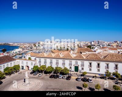 Palais épiscopal et Largo da Se, elevated view, Faro, Algarve, Portugal Banque D'Images