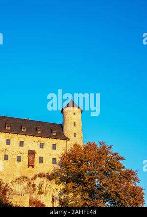 Szczecin Château Royal au lever du soleil, d'un sentier de l'Eagles' Nids, Krakow-Czestochowa ou montagne jurassique polonais Highland, Voïvodie de Silésie, Pologne Banque D'Images