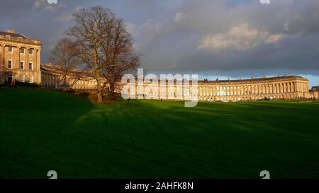 Architecture géorgienne du Croissant-Rouge à Bath en Angleterre Banque D'Images