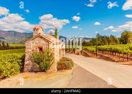 Chapelle près des vignobles de Napa Valley Californie USA Banque D'Images