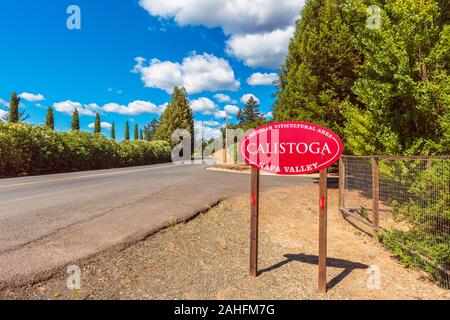 Panneau d'entrée de Calistoga dans Napa Valley, Californie, USA. Calistoga est une ville située dans le centre de Napa County, la région viticole de la Californie. Banque D'Images