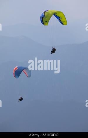 Parapente à Monte Baldo, dans le nord de l'Italie Banque D'Images