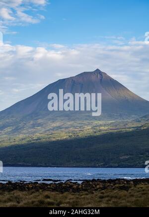 Vue vers la montagne Pico Lajes do Pico,, l'île de Pico, Açores, Portugal Banque D'Images