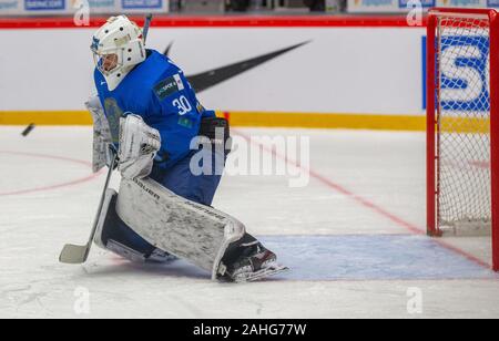 Kalmykov romain (KAZ) en action au cours de la 2020 Championnat mondial junior des Championnats de Hockey sur glace match du groupe A entre le Kazakhstan et la Finlande à Trinec, en République tchèque, le 29 décembre 2019. (Photo/CTK Vladimir Prycek) Banque D'Images