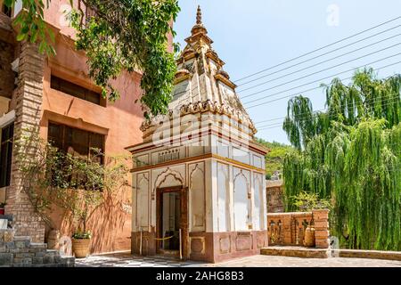 Islamabad Saidpur Vue pittoresque village historique de Temple complexe sur un ciel bleu ensoleillé Jour Banque D'Images