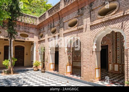 Islamabad Saidpur Vue pittoresque village historique de Temple complexe sur un ciel bleu ensoleillé Jour Banque D'Images