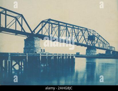 C Antique1890 photo, "pont-levis le plus long dans le monde, B&O Railroad sur Arthur Kill entre Elizabethport, NJ et Staten Island, New York." L'Arthur Kill pont est un pont de chemin de fer reliant Staten Island à New Jersey's Chemical Coast, avec cérémonie d'ouverture le 1er janvier 1890. SOURCE : PHOTO CYANOTYPE ORIGINAL Banque D'Images