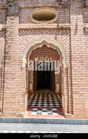 Islamabad Saidpur Vue pittoresque village historique de Temple complexe sur un ciel bleu ensoleillé Jour Banque D'Images