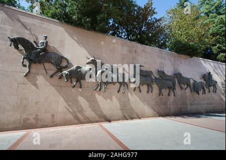 Les taureaux sculpture sur mur à Plaza de Toros, Madrid, Espagne Banque D'Images